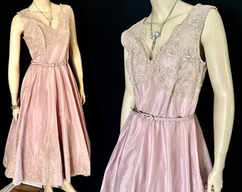 Gorgeous Henry A. Conder Light Mauve Silk & Beige Lace Occasion Frock, Small - Medium, VLV