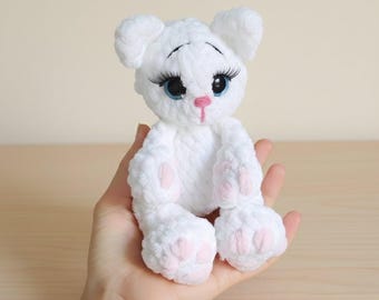 White Plush Cat Crochet Toy with Eyelashes, Amigurumi Kitten Nursery Decor, Stuffed Animal Gift