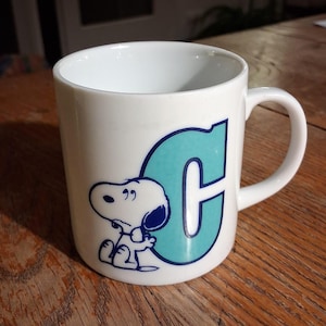 MarilynsJunkYard - Tazza vintage con iniziale di Snoopy C sta per Charlie Brown - Peanuts Schulz