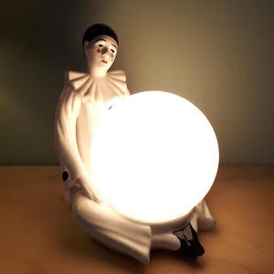 MarilynsJunkYard - PIERROT LAMP - Handpainted Ceramic Pierrot Sad Clown Harlequin Globe Ball Table Lamp - Made in Italy 1970s - EU Plug!