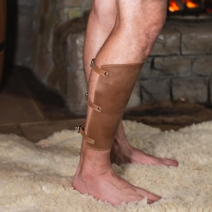 Leather leg armor, Leather leg greaves, Leather greaves men, Leg gaiter larp, Leather leg guards, Simple leather greaves,  Pair of greaves