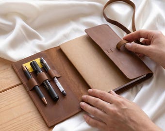 Handmade leather sketchbook cover A4, Personalized leather sketchbook, Artist portfolio, Leather notebook with pencil holder