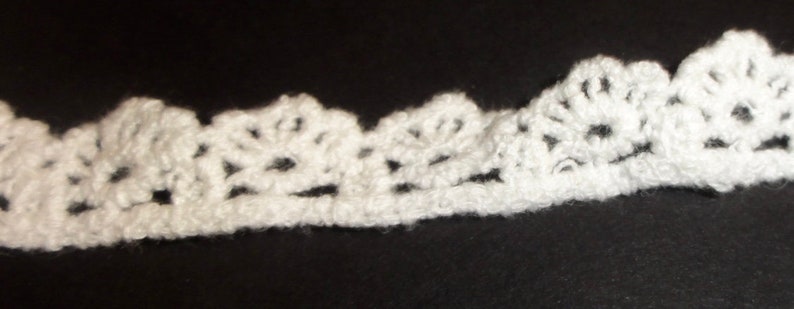 Crocheted cotton lace, eyelet image 1