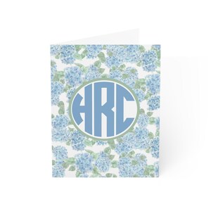 cartons de correspondance monogramme hortensia ; Carte Preppy Nouvelle-Angleterre ; Enveloppes incluses ; Mesure 4,25" x 5,5"