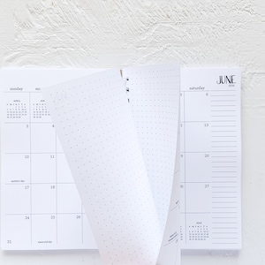 Agenda à spirale mensuel petit format sur 3 ans | Pages entre les mois | Début possible quand vous le souhaitez
