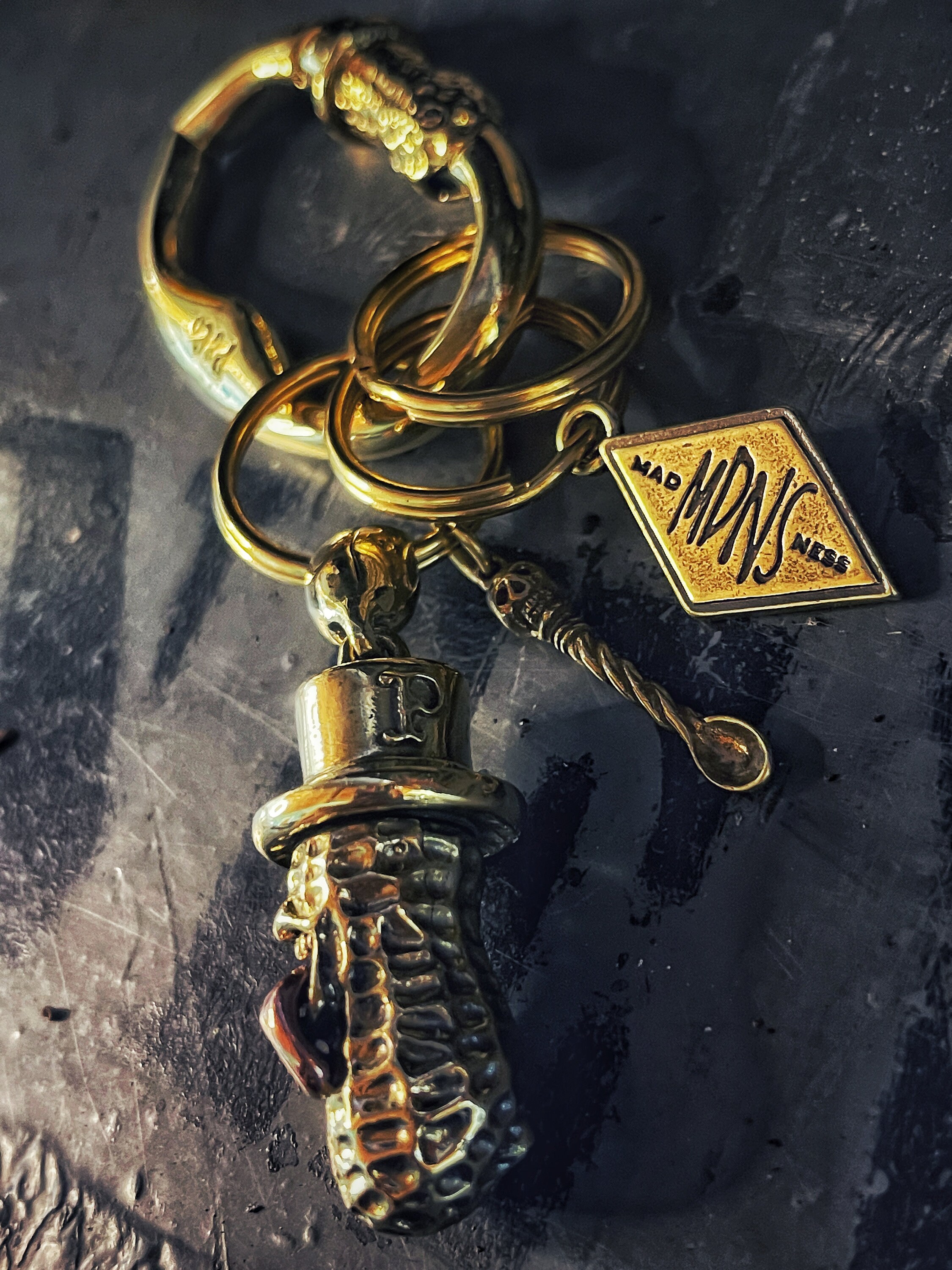 小物 NEIGHBORHOOD Peanuts&Co.15ssBOOZECHAMBER Copper Brass Retro Keychain Peanuts & Co. Skeleton
