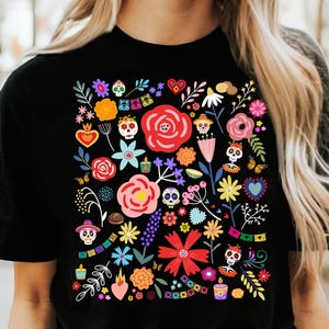Camiseta del Día de los Muertos, camiseta de arte mexicano, camiseta de flores, Día de los Muertos, camiseta latina, camiseta de Halloween, Mes de la Herencia Hispana