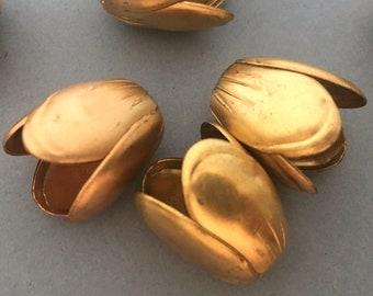 4 Flower Bead Caps - Raw Brass Tulip - Detailed