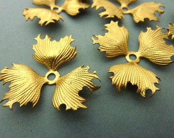 12 12 mm Three Petal Flower Beads Peacock//Gold Coated Marea