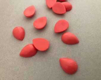 12 Coral Vintage Plastic Teardrop Cabochons - 18 x 13 mm