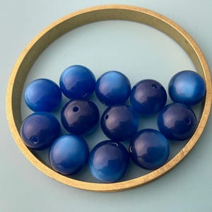 12 Vintage Moonglow Lucite Beads - Dark Blue - Vintage German - 12 mm