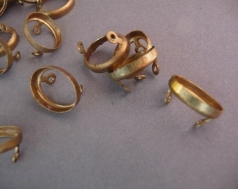 12 Brass 10 mm x 8 mm Oval Settings Connectors - Open Back