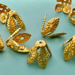 10 Bead Caps - Brass Ornate