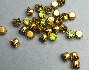 12 Swarovski Peridot Rhinestones in Raw Brass Setting 17ss