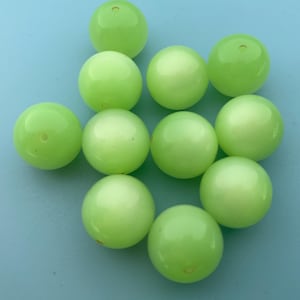 12 Vintage Moonglow Lucite Beads - Lime Green 14 mm