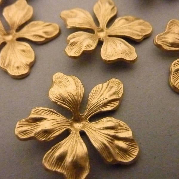 6 Ornate Brass Flower - Detailed