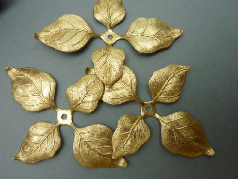4 Detailed Four-Leaf Brass Rivet Findings Medium
