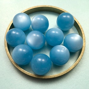 10 Vintage Moonglow Lucite Beads - Light Blue - No Hole 1950s - 16 mm