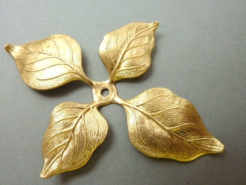 4 Detailed Four-Leaf Brass Rivet Findings Medium