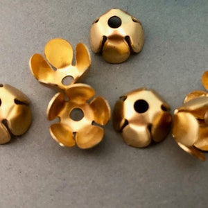 6 Flower Bead Caps - Raw Brass Tulip - Detailed