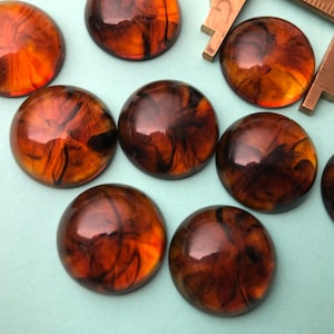 8 Lucite Tortoiseshell Cabochons - Vintage 20 mm