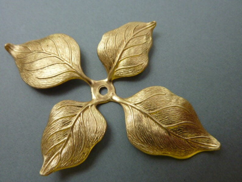 4 Detailed Four-Leaf Brass Rivet Findings Medium
