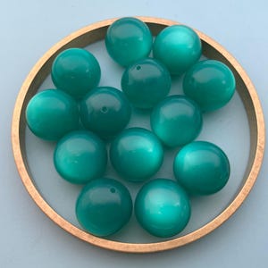 12 Vintage Moonglow Lucite Beads - Forest Green - 1950s - 14 mm