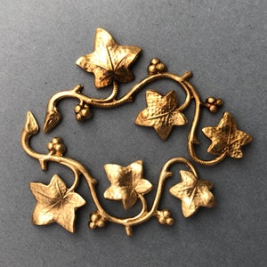 2 wijnrankbladeren, takken, links en rechts, sierlijke hanger zonder gat