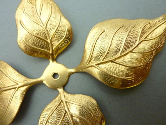 4 Detailed Four-Leaf Brass Rivet Findings Medium