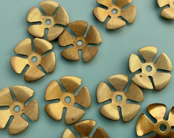 12 Brass Flowers - Vintage Rivet Components Petals 18 mm