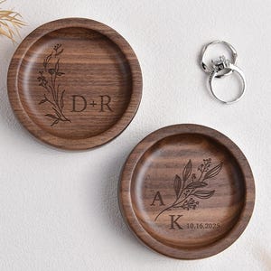 Plato para anillos de compromiso personalizado, plato para joyas personalizado, plato para anillos, plato para anillos de boda, regalo para despedida de soltera, regalo para ella, regalo para el quinto aniversario.