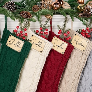 Calza di Natale personalizzata in maglia: toppa in pelle con nome inciso personalizzato, decorazione per le feste in famiglia