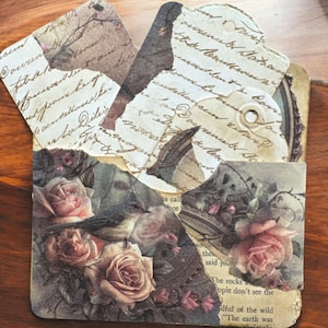 Junk Journal Ephemera. Bolso de diário com etiquetas ou cartões de diário. Tema de rosas vintage.
