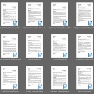 Op de afbeelding: Een verzameling witte documenten met zwarte tekst, elk met een blauw pictogram in de rechter benedenhoek. De documenten lijken juridische of officiële formulieren te zijn, met zichtbare titels zoals "Demande solde tout compte" en "Recours decision caf".