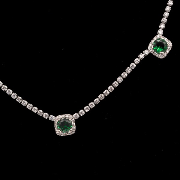 Tranquil Green & White Necklace