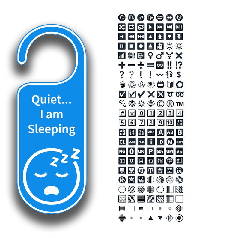 K&ouml;nnte beinhalten: Ein blauer T&uuml;rh&auml;nger mit dem Text "Quiet... I am Sleeping" und einer schlafenden Gesichts-Grafik. Eine Sammlung schwarzer Symbole und Icons befindet sich rechts vom T&uuml;rh&auml;nger.