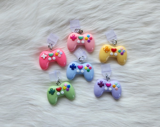 Game Controller Dust Plug Charm: USB C Phone, eReader Accessory