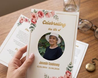 Può includere: Un libretto per cerimonia funebre con un ritratto circolare di una persona anziana con cappello bianco e maglia nera. La carta presenta testo dorato con scritto Celebrating the life of Jasmin Cooleney 12.02.1950-12.06.2026, incorniciato da rose rosa.