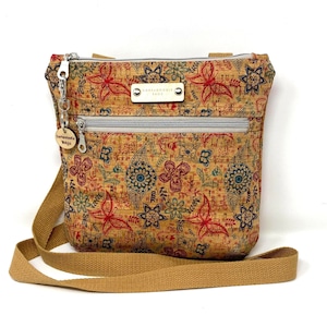 Bolso bandolera ecológico vegano con flores y mariposas de cuero de corcho, regalo para ella, monedero de corcho, cuero vegano, ideas ecológicas, bolso de verano
