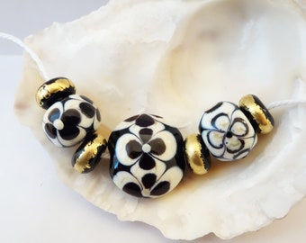 7 Handmade Lampwork Beads