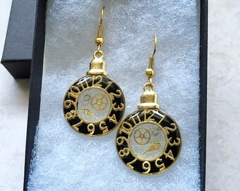 Black Cat Kitty Chasing Clock Mechanic Steampunk Gear Chain Dangle Earrings