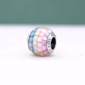 Ciondolo in madreperla con mosaico arcobaleno in argento sterling 925 / Regalo di compleanno / Per collane e bracciali / Regalo per gli amici