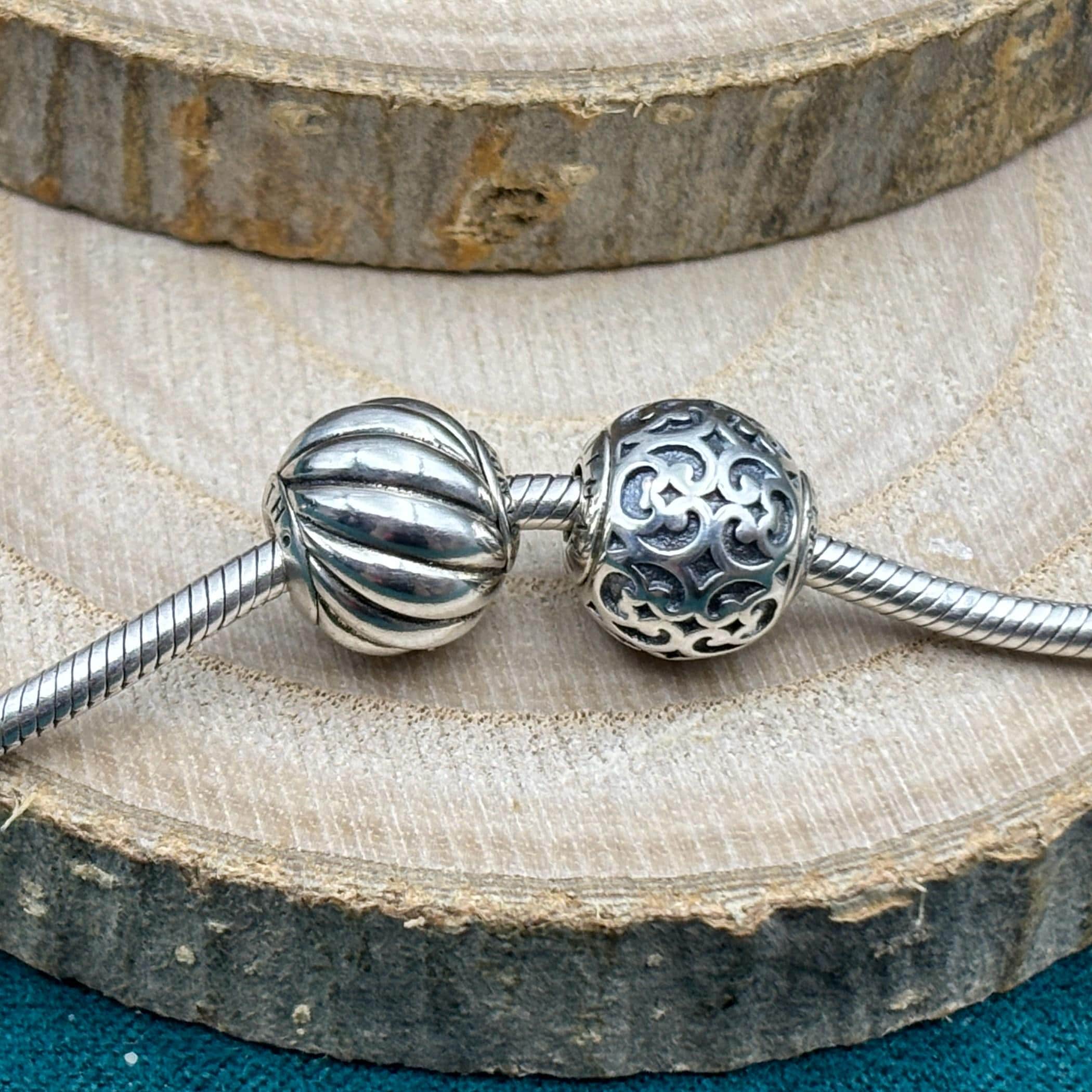 Pandora Essence ブレスレットチャームセット PANDORA ブレスレット チャームセット 羅針盤 - メルカリ