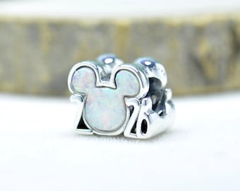 Charm de plata de ley del Castillo de Mickey Mouse de la colección Parks 2026 para pulseras Pandora. Joyería hecha a mano.