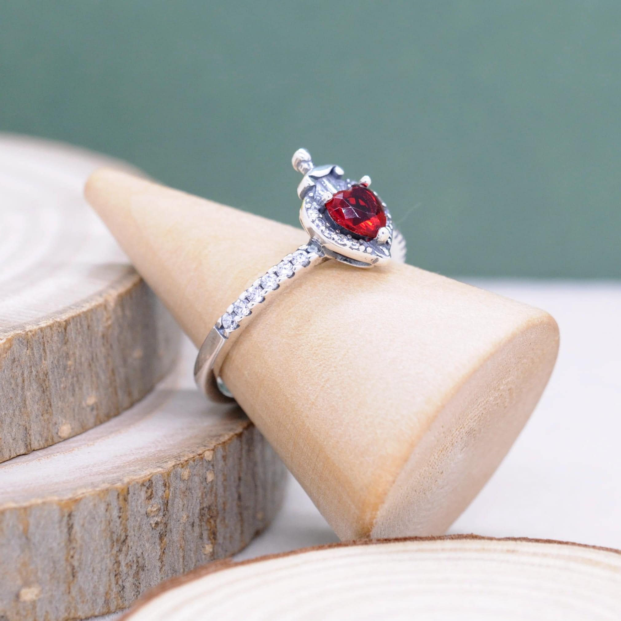 Anillo de la Reina Malvada de los Villanos de Plata de Ley 925