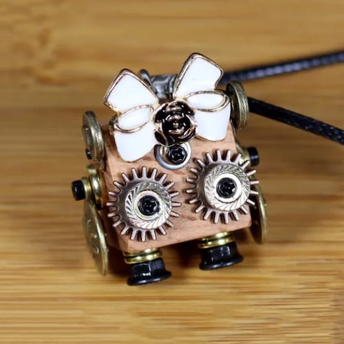 Pendentif et sa chaîne maille forçat diamantée, or blanc 18 K (750/oo