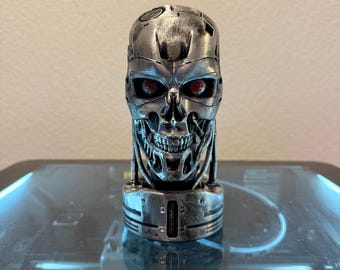 Terminator T800 Endoskull: Life-size Light-up T-800 Endoskeleton