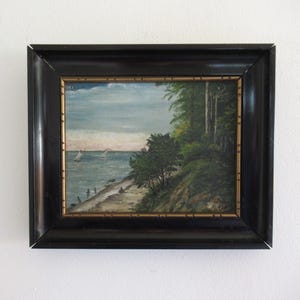 Antigua pintura al óleo danesa en miniatura costera en marco original con escena de playa de verano de Escandinavia.