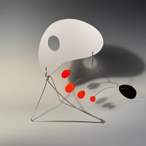 Moderne Mobile Skulptur aus Stabiler Kunst &quot;&quot;Guy Pod&quot;&quot; handgefertigt von Julie Frith, Home Decor, kinetisch, Retro, MCM Stil.&quot;