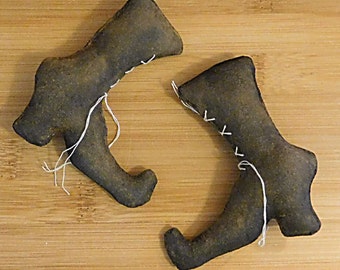 Handmade Rustic Witch Shoe Ornaments: Coffee-Stained Muslin Bowl Fillers